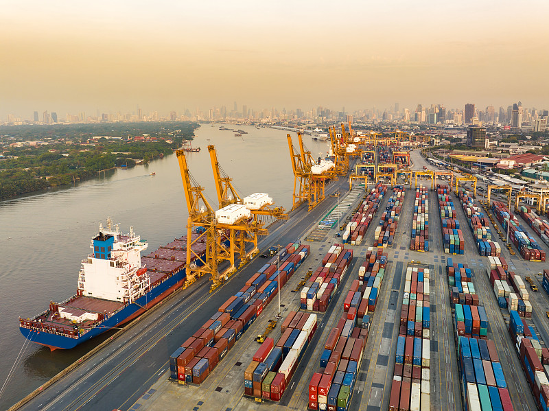 天津市送往歐美等國(guó)際進(jìn)出口外貿(mào)貨代詮釋