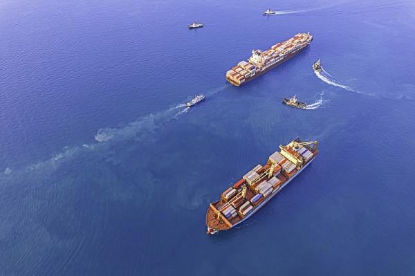 商品智能飲水機(jī)經(jīng)上海市采納輪船送貨抵達(dá)孟