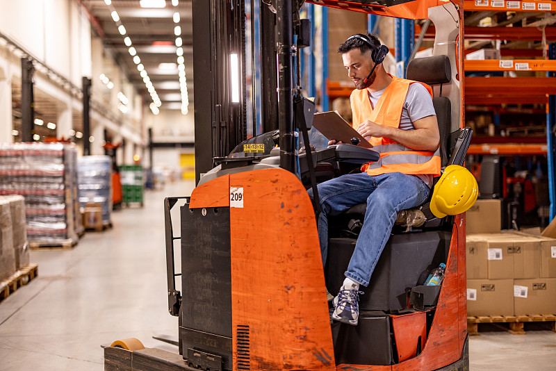 商品GPS導航支架及安裝套件從揚州市采取海運貨運至美國——海特