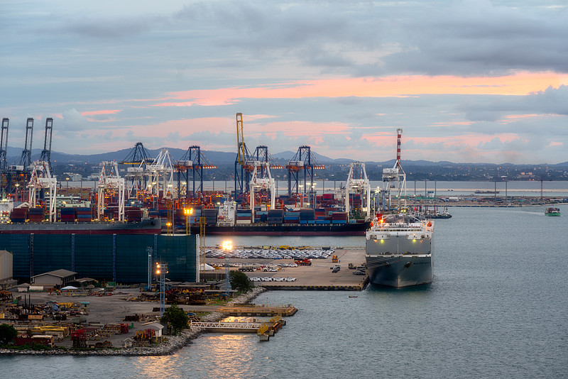 物品花瓶從無錫市采納輪船送貨抵到歐盟