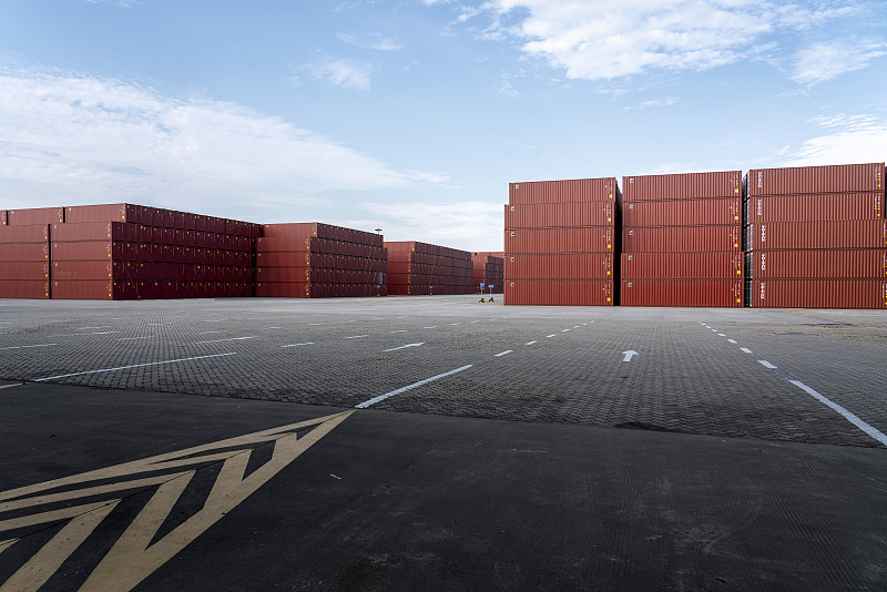 物品手機防藍光膜經北京市使用飛機送貨抵到歐盟