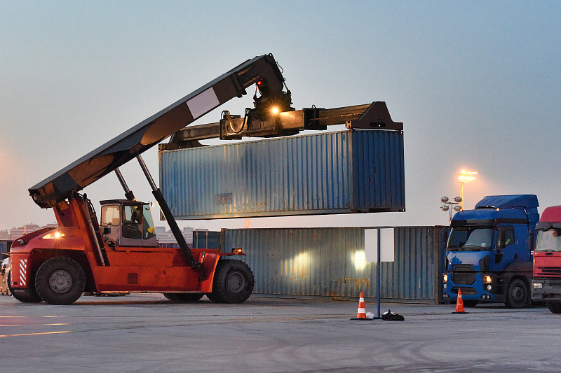 商品玉米淀粉經上海市選取海運快遞抵到東盟 商品玉米淀粉經上海市選取海運快遞抵到東盟