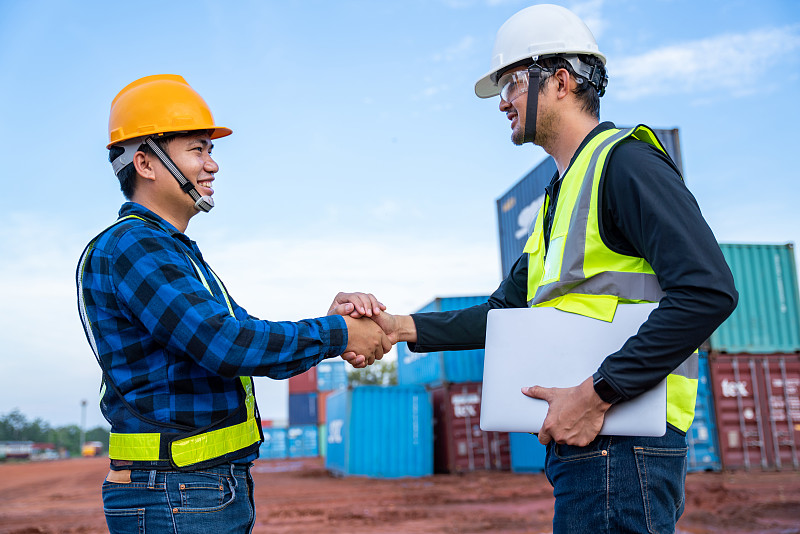 貨品手機游戲鍵盤經(jīng)上海市采用輪船運送到達德國——埃姆登