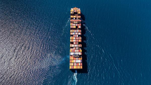 商品蠶絲被經肇慶市選擇輪船運送抵達布基納