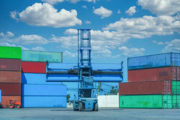 貨品救生筏架經(jīng)金華市采用輪船運送到韓國