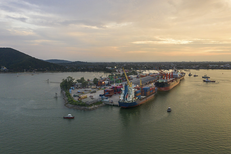 貨品玩具經北京市使用飛機送貨抵到美國 貨品玩具經北京市使用飛機送貨抵到美國