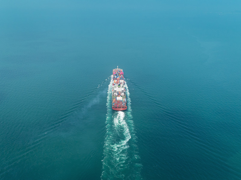 貨品音響限幅器從青島市選取輪船運輸?shù)值浇菘恕固? title=