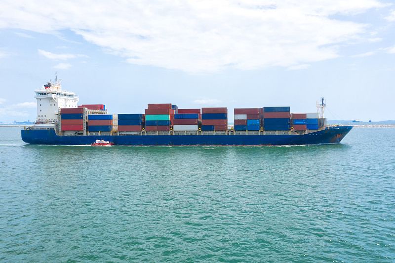 請(qǐng)問(wèn)搭乘飛機(jī)能帶AA電池嗎？能的話，請(qǐng)問(wèn)是行李托運(yùn)，還是隨身攜帶哦?