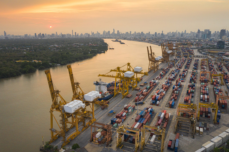 從美國郵寄手機大概要多少錢運費？