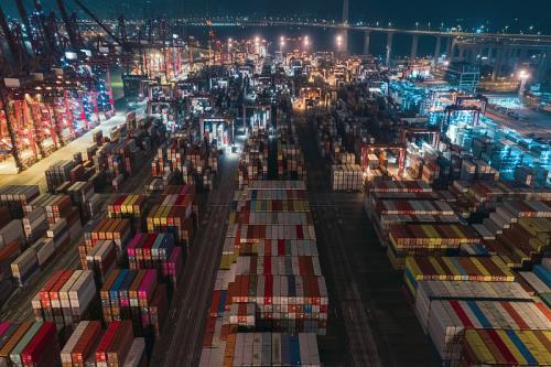 從中國向美國寄快遞怎么做，收費怎么樣？