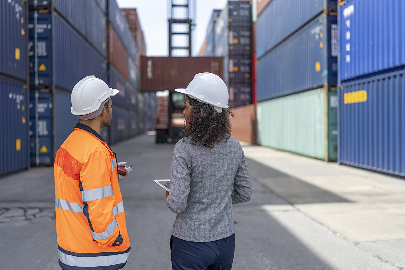 國(guó)際空運(yùn)價(jià)格與海運(yùn)對(duì)比：高價(jià)值商品運(yùn)輸方案選擇建議