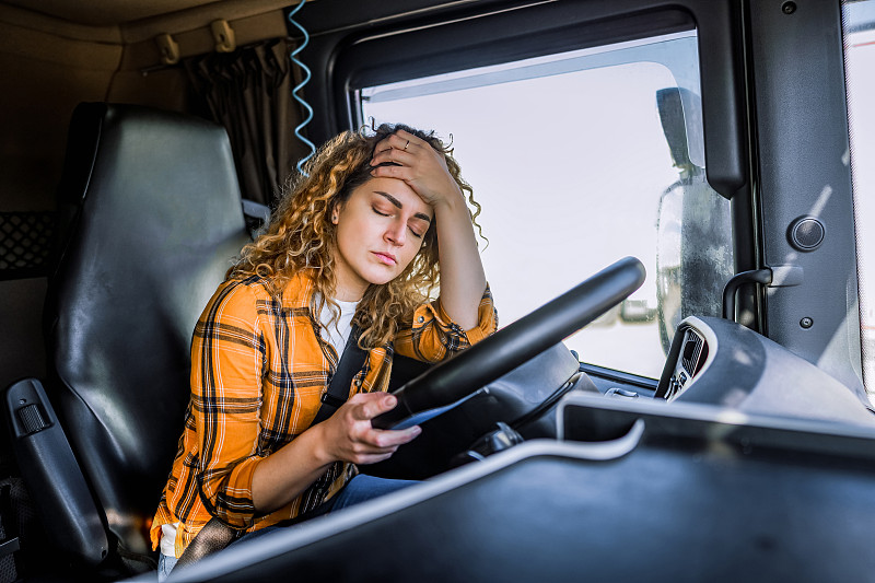 跨境電商賣家如何應對UPS航班及交倉延誤的問題？（國際快遞干貨知識分享）