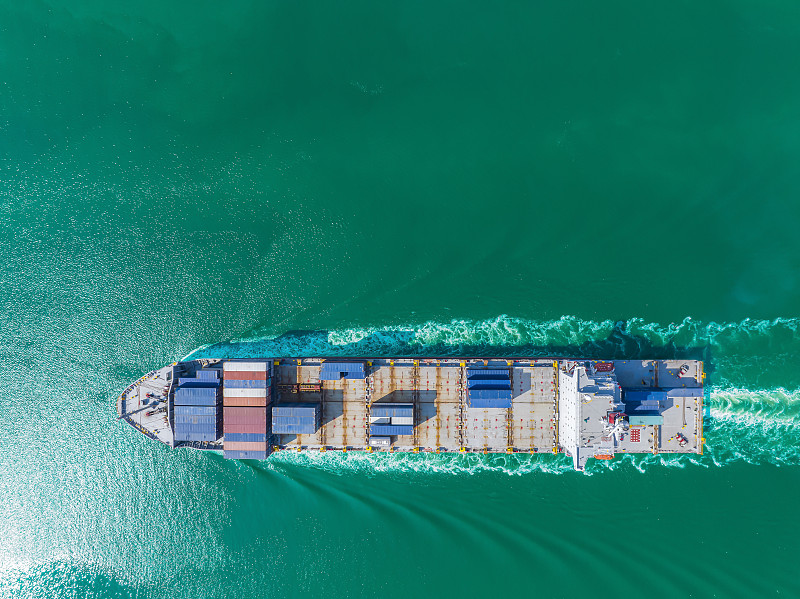 國際快遞價格計算公式解析：體積重量與實際重量對比