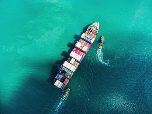 萬海貨柜船撞沉散貨船,2名船員失聯,珠江口