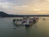 貨品玩具經(jīng)北京市使用飛機(jī)送貨抵到美國