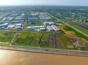 商品木制廚具經(jīng)深圳市選用輪船快遞至塞拉利