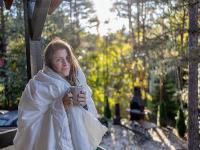 樣品紡織制品經(jīng)寧波市使用輪船送貨抵到捷克——特熱比奇